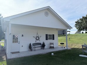 Exterior - Pet-Friendly Mountain Studio - Cozy Stay with Patio & Covered Private Parking (Kingsport)