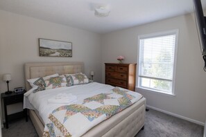 4 bedrooms, iron/ironing board, free WiFi, bed sheets