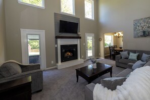 スマートテレビ、暖炉