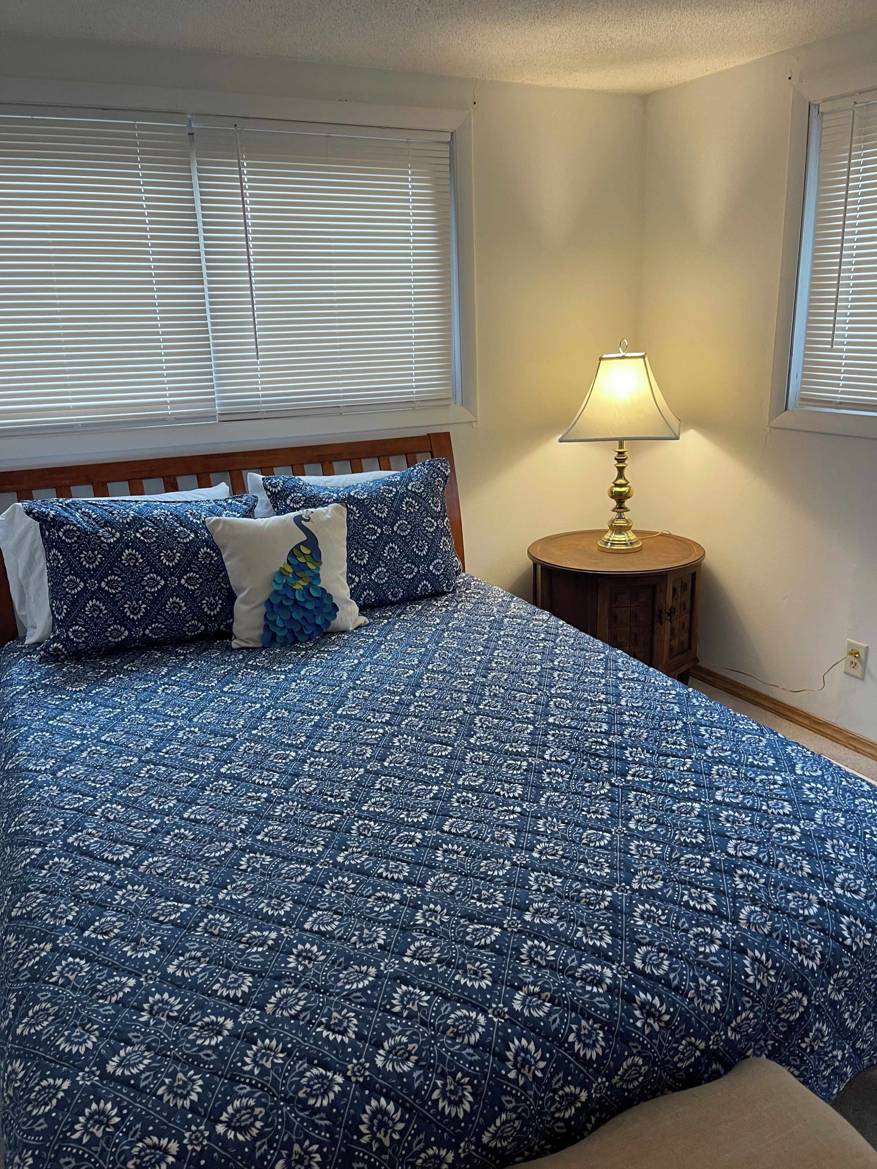 3 chambres, fer et planche à repasser, Wi-Fi, draps fournis