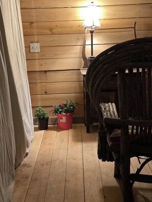 Interior - Charming 3-bedroom cottage in marvelous Valdosta with AC, (Valdosta)