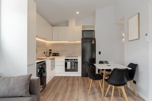 Unclassified image, 5 of 26, button