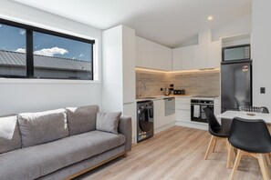 Unclassified image, 3 of 26, button