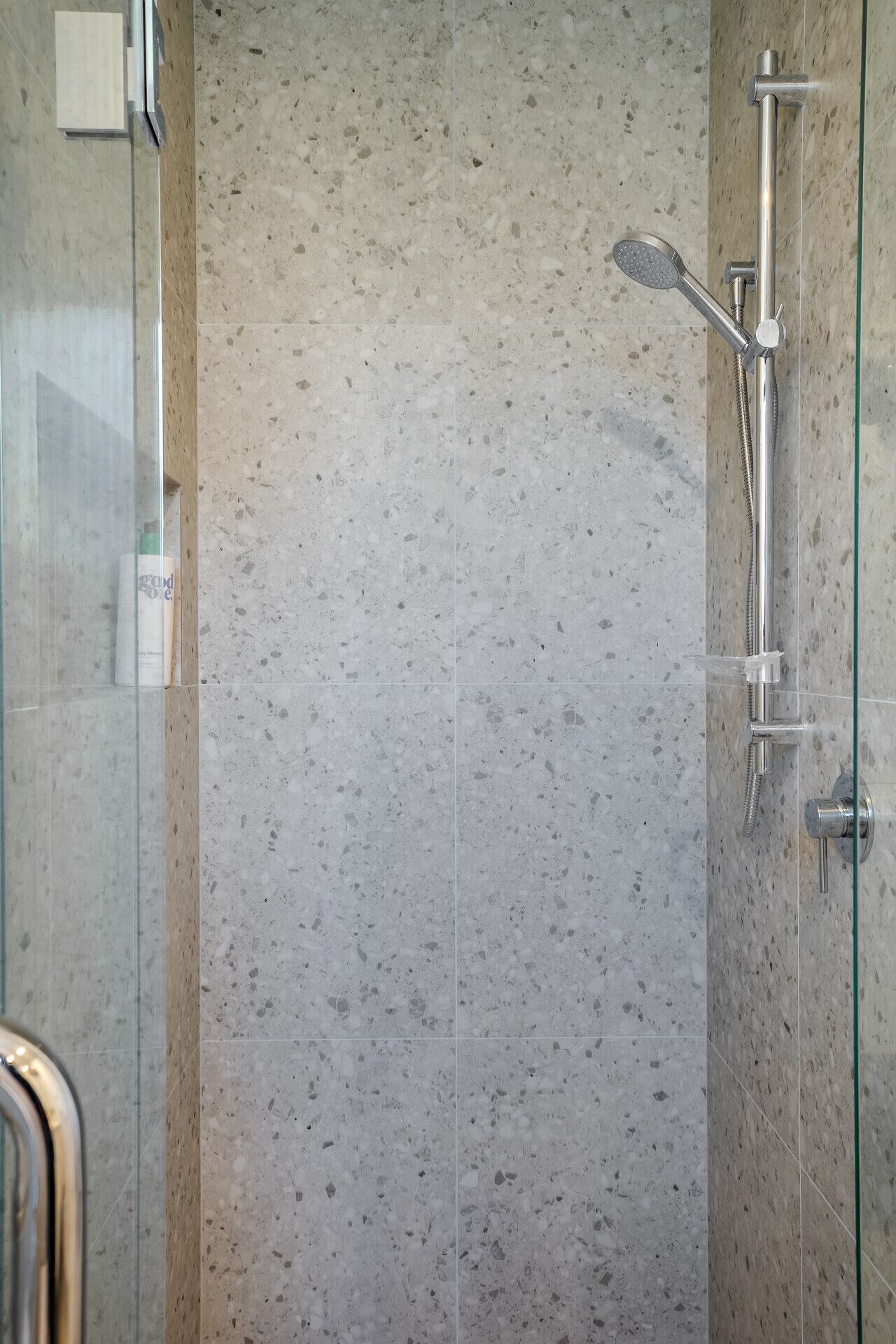 Sèche-cheveux, serviettes fournies