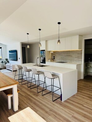 Dining - Golf Skiing Hiking Lake Mountains 7 min to Airport (Queenstown)