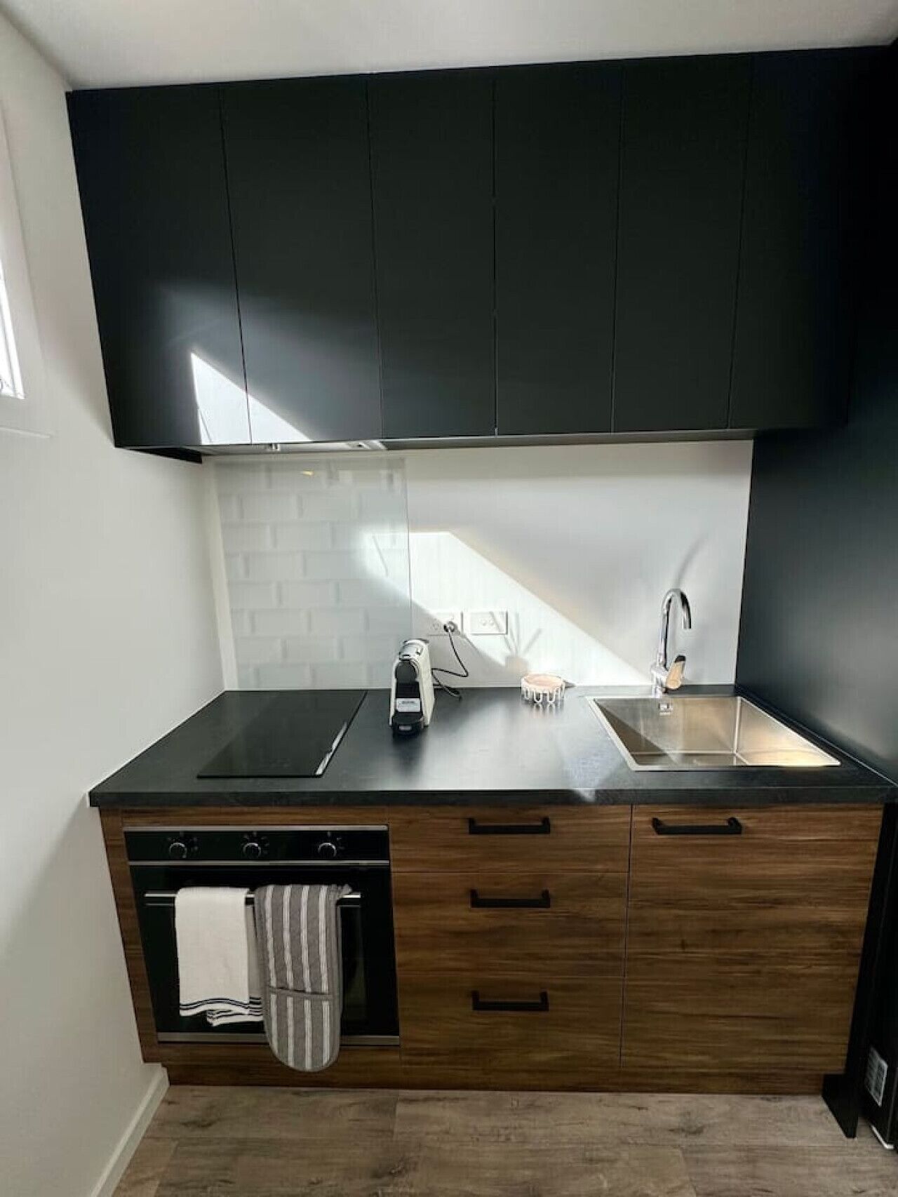 冰箱、微波炉、烤箱、炉灶