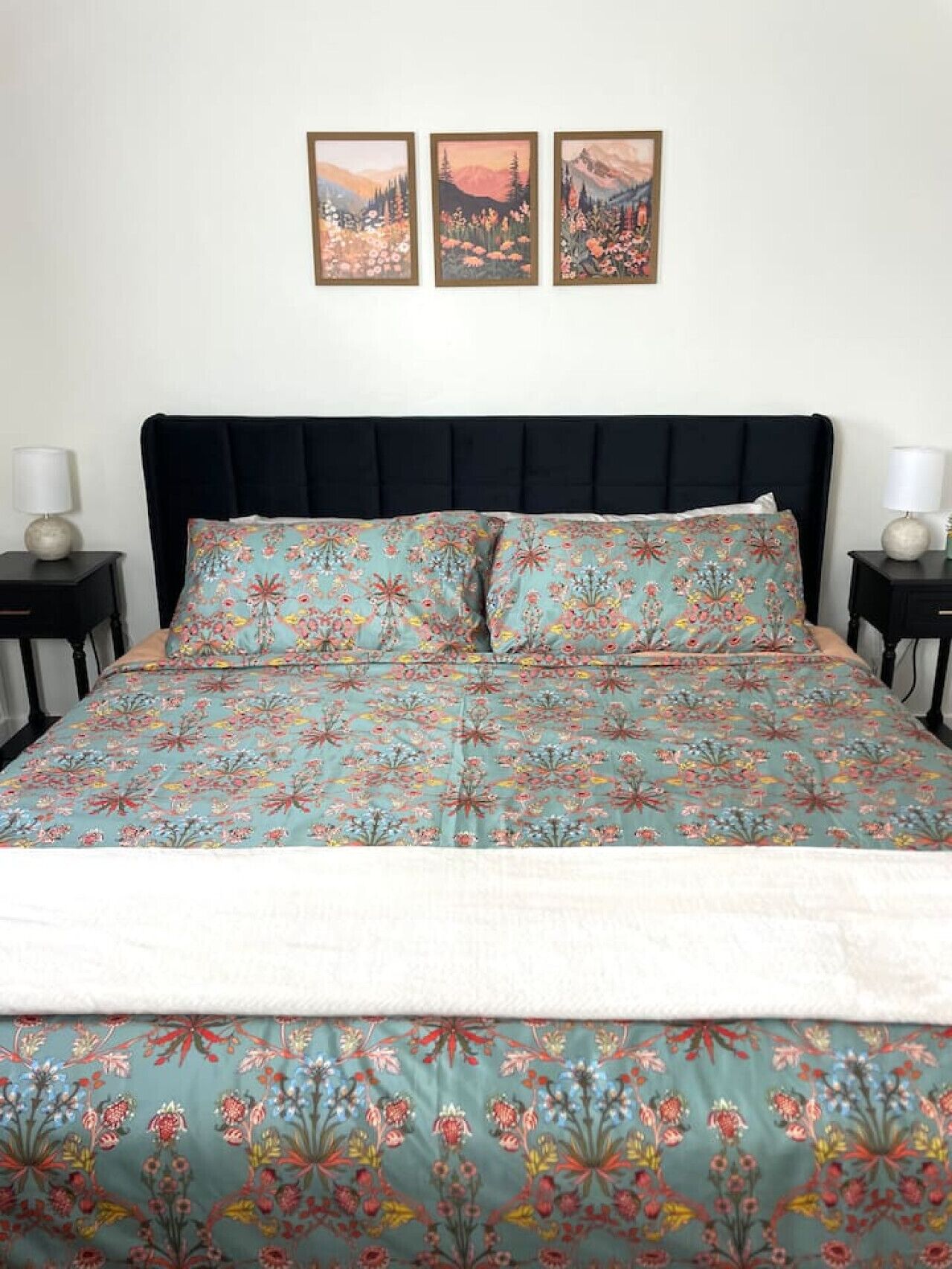 4 室のベッドルーム、セーフティボックス (室内)、アイロン / アイロン台、旅行用ベビーベッド