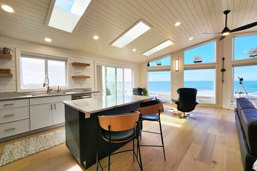 Beautiful Ocean Views! Walk to Everything! Mermaid's Perch