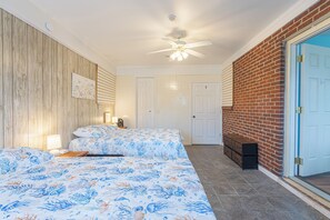 4 bedrooms, desk, iron/ironing board, free WiFi