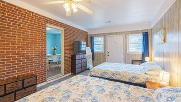 4 Schlafzimmer, Bügeleisen/Bügelbrett, WLAN, Bettwäsche