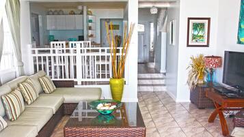 Villa, 6 Bedrooms, Balcony, Ocean View | Living room