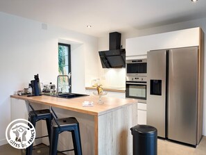 Microwave, dishwasher