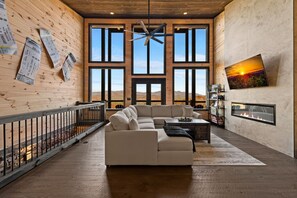 Smart TV y chimenea