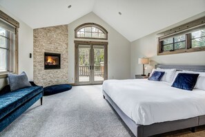4 bedrooms, desk, free WiFi, bed sheets