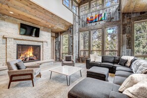 المنشأة من الداخل