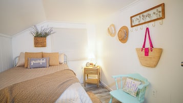 3 slaapkamers, een strijkplank/strijkijzer, gratis wifi, beddengoed