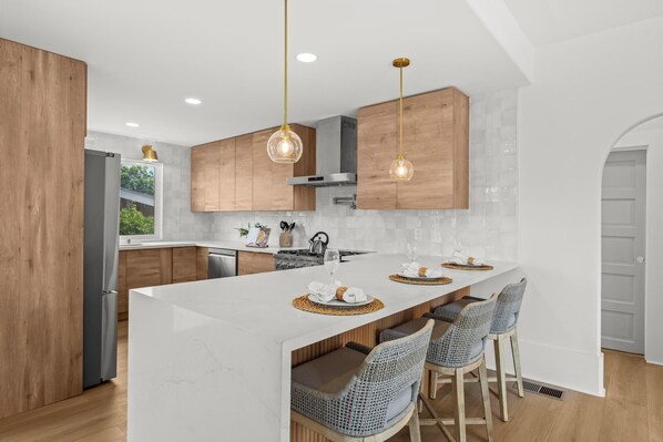 Microwave, oven, stovetop, dishwasher