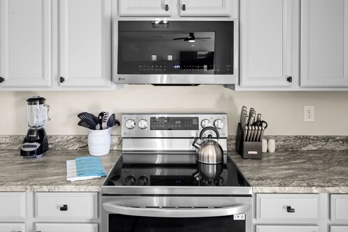 Peaceful 4-bedroom house in charming Tolleson