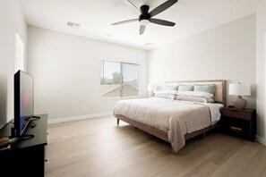 4 bedrooms, iron/ironing board, WiFi, bed sheets