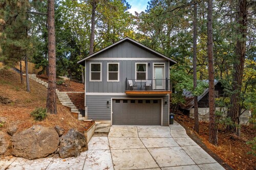 Evergreen Retreat - Garage Suite, White Salmon, WA