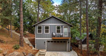 Evergreen Retreat - Garage Suite, White Salmon, WA