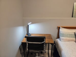 2 slaapkamers, een strijkplank/strijkijzer, wifi, beddengoed