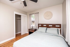 3 bedrooms, iron/ironing board, WiFi, bed sheets