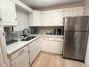 Mikrobølgeovn, ovn og kokeplater