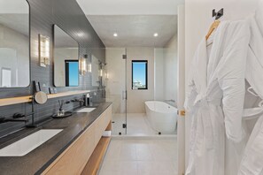 Hårtørrer, håndklæder, Sæbe, Shampoo
