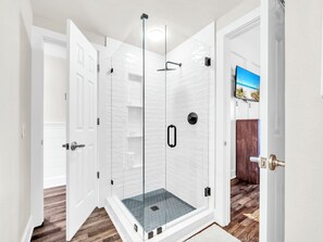 Shower, towels
