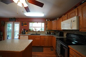 Private kitchen - Odins Orchards (Castlegar)