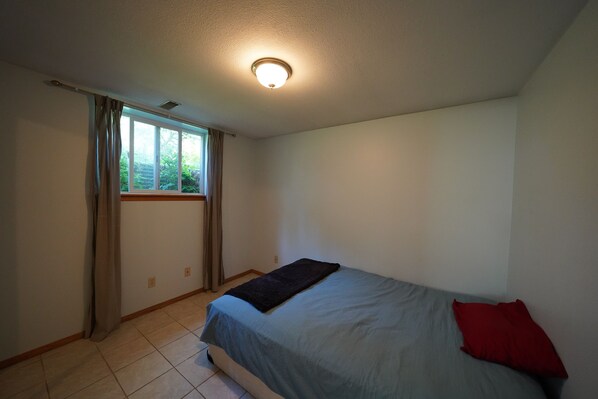 Ferros/tábuas de passar roupa, Wi-Fi, roupa de cama