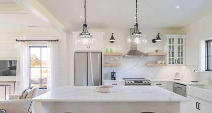 Fox Cottage – Charming Wine Country Retreat in Afton, VA