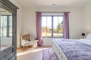 2 عدّة غرف نوم وواي فاي مجانًا وملاءات أسرّة