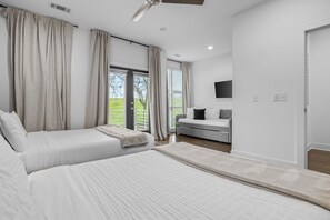 4 bedrooms, iron/ironing board, WiFi, bed sheets