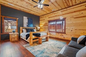 8 bedrooms, WiFi (free), bed sheets