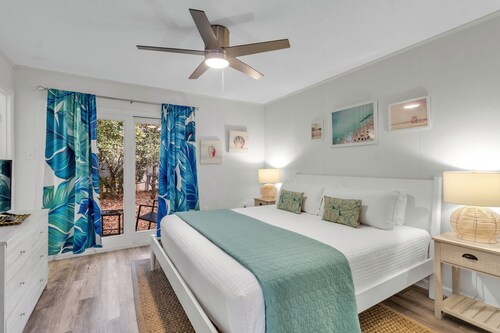 Flash Sale! Pet-Friendly Getaway Island Villa 12