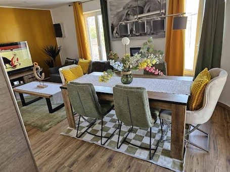 お食事. magnifique appartement