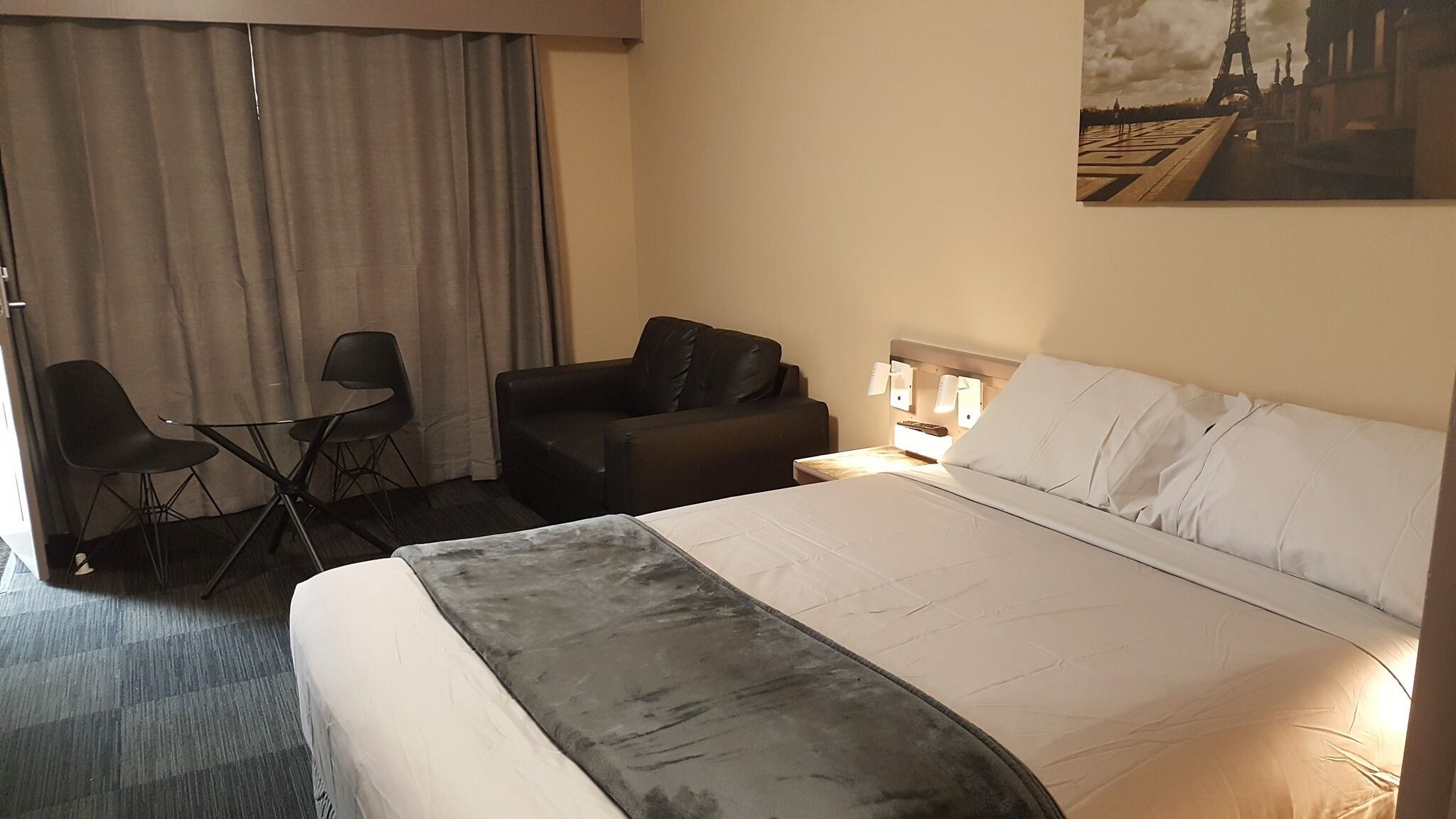 Basic Double Room | Iron/ironing board, free WiFi