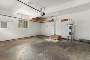 Interior - Furnished 3BR/2.5BA Duplex Home with Garage & Office in Snohomish, WA! (Snohomish)