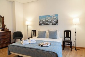 3 室のベッドルーム、デスク、アイロン / アイロン台、WiFi (無料)