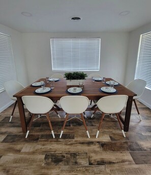 Dining - A gem with a view! 3-bedroom house on the bay (Englewood)