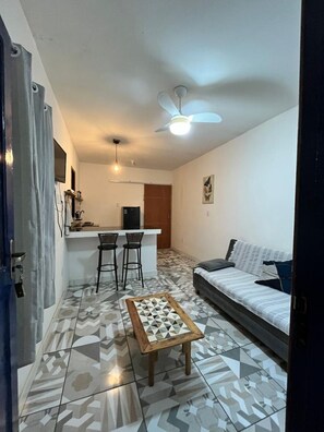 Smart TV - Casinhas da Toca 1 - Quiet house 30 minutes from the main tourist attractions. (Armação dos Búzios)