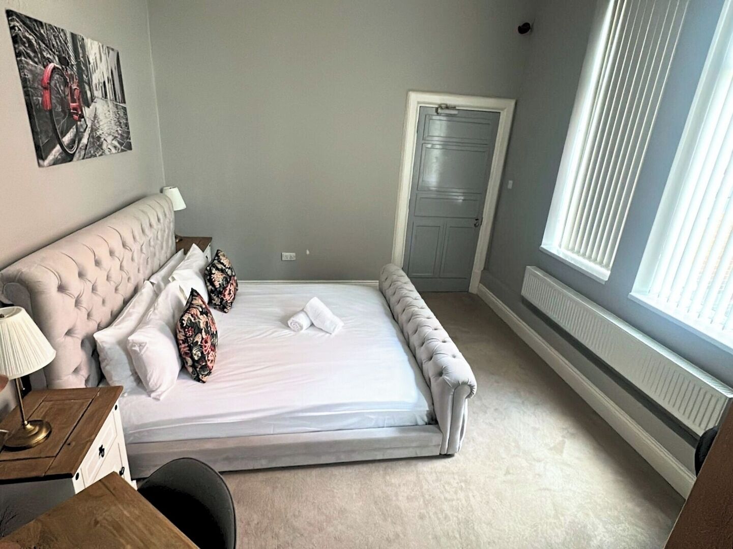 1 habitación, tabla de planchar con plancha, wifi y ropa de cama 