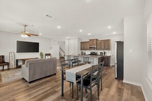 Interior - Modern Home on the Texas Prairie (Gainesville)