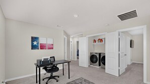Interior - Modern Home on the Texas Prairie (Gainesville)