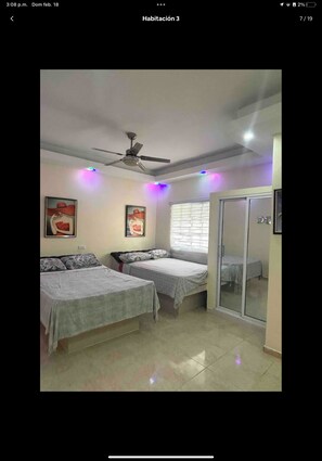 Bügeleisen/Bügelbrett, Internetzugang, Bettwäsche