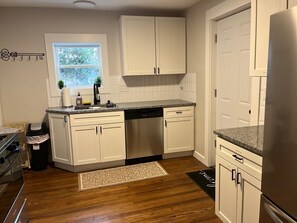 ميكروويف، موقد طهي مسطح، غسالة أطباق