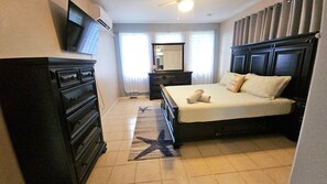 3 chambres, fer et planche à repasser, lit de bébé portatif