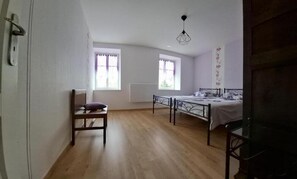 3 chambres, accès à Internet